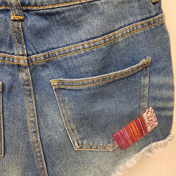 Bullhead Denim Cut Off Patchwork Shorts Size 3 - Picture 7 of 7
